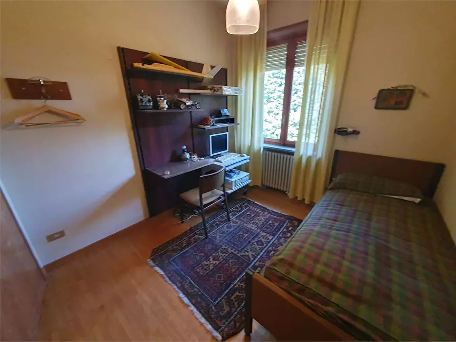 Immagine 28 di Villa in vendita  in Viale del castello 2 a Reano