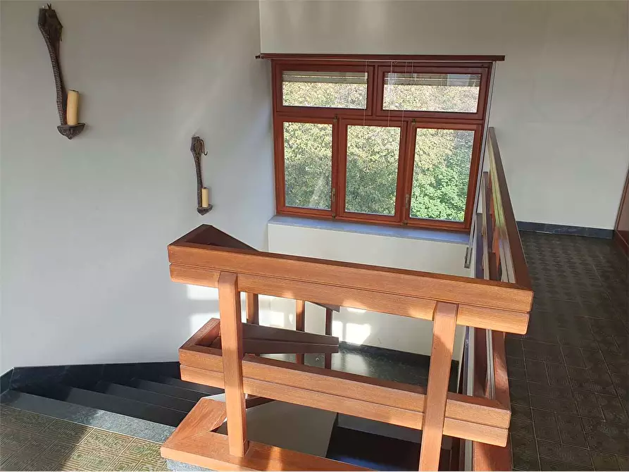 Immagine 21 di Villa in vendita  in Viale del castello 2 a Reano