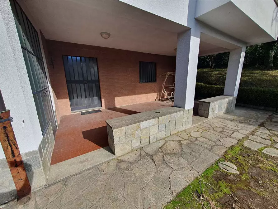 Immagine 9 di Villa in vendita  in Viale del castello 2 a Reano