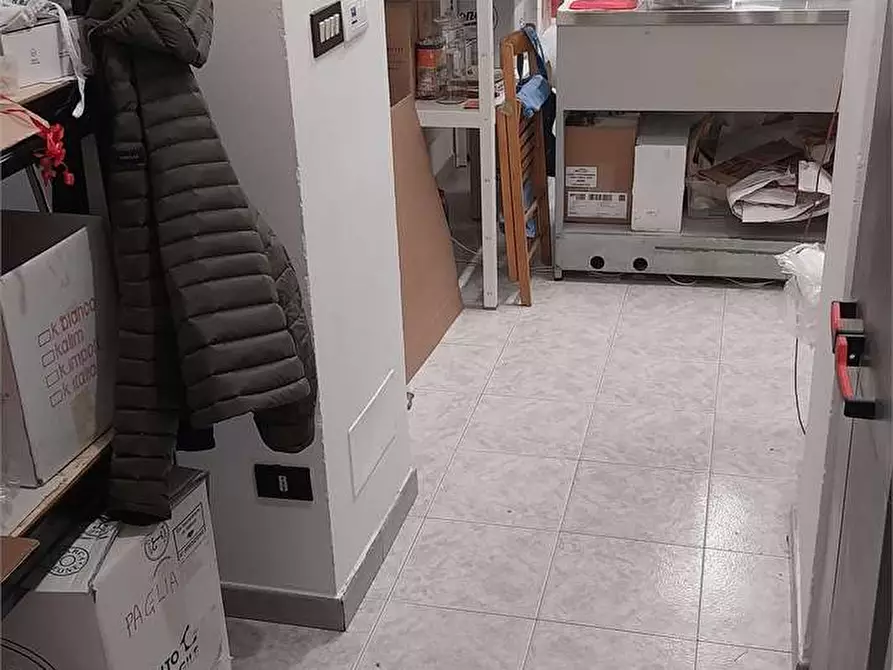 Immagine 5 di Negozio in affitto  in Corso Francia 306 a Collegno