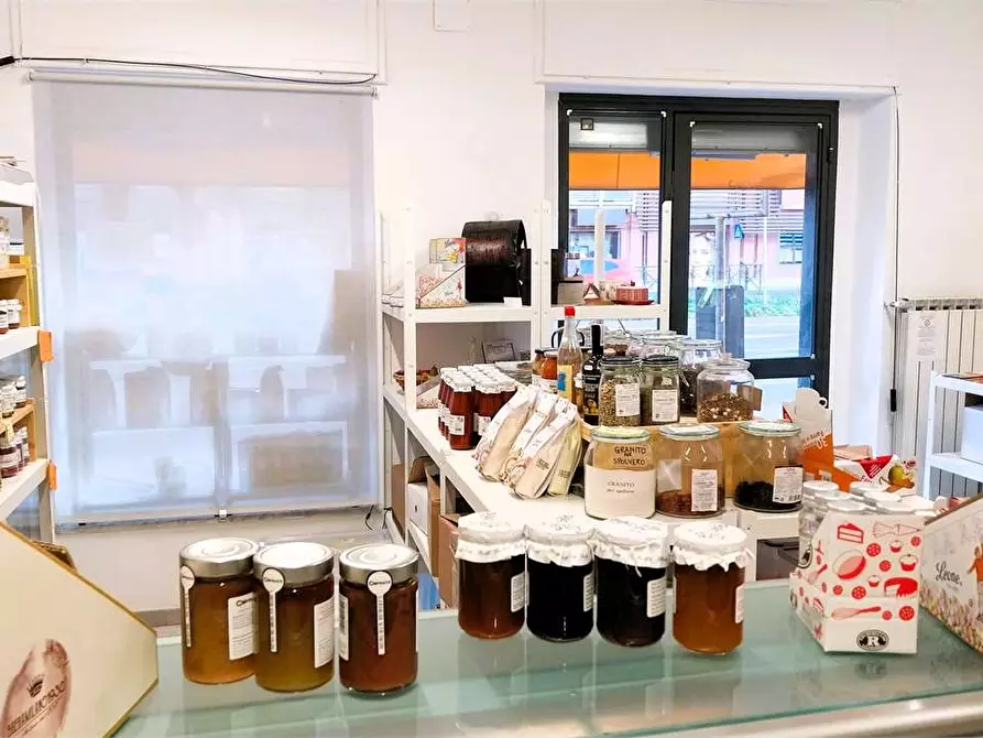 Immagine 1 di Negozio in affitto  in Corso Francia 306 a Collegno