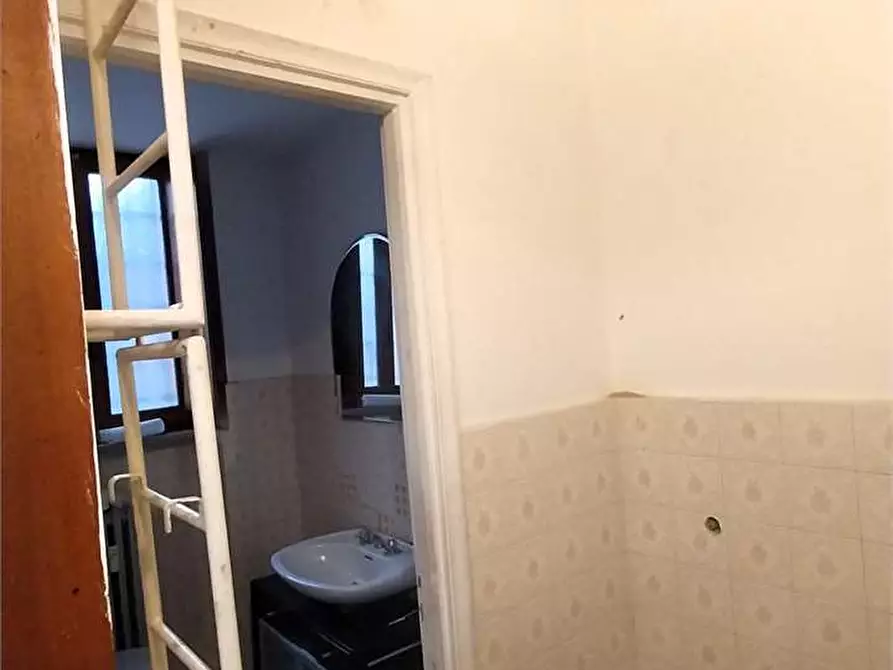 Immagine 16 di Negozio in affitto  in Via Po 12 a Rivoli