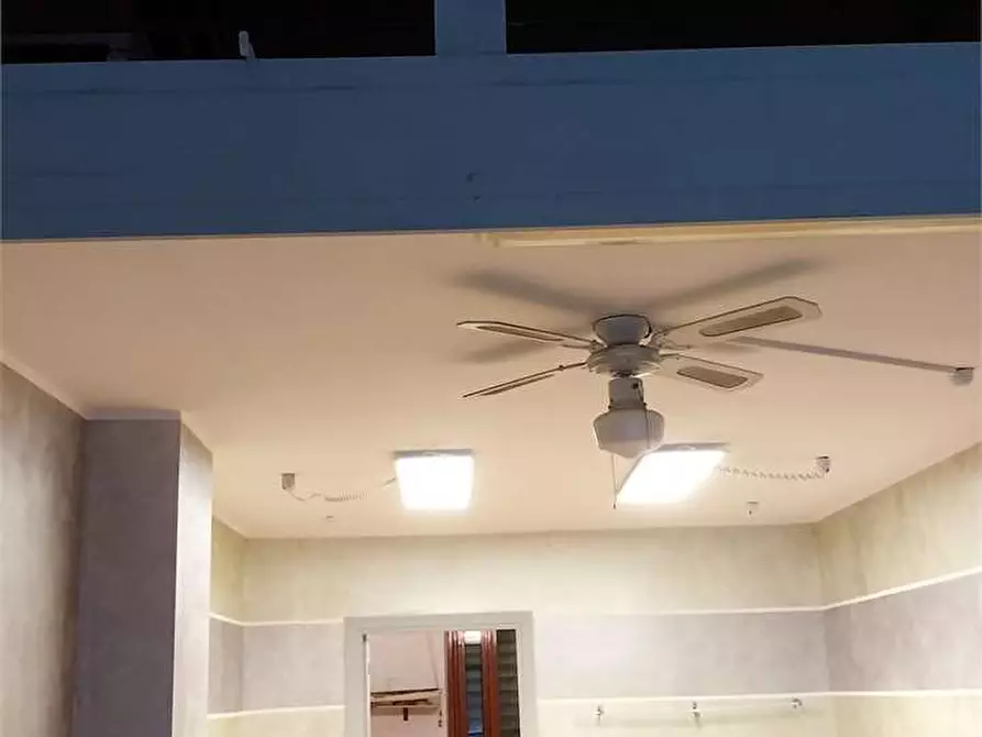 Immagine 8 di Negozio in affitto  in Via Po 12 a Rivoli