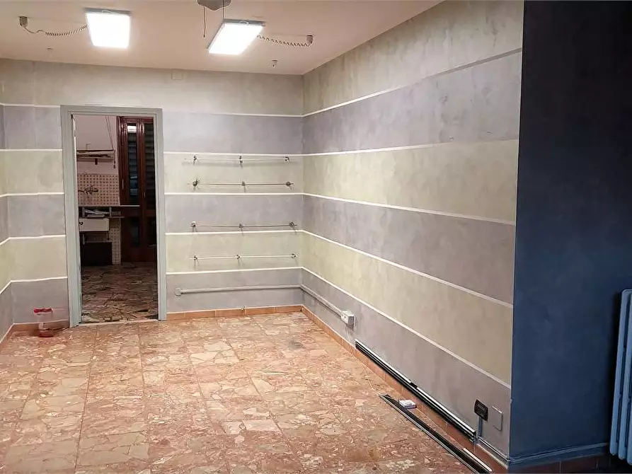 Immagine 6 di Negozio in affitto  in Via Po 12 a Rivoli