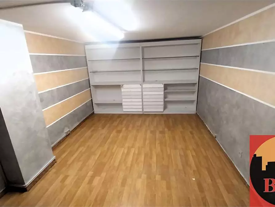 Immagine 5 di Negozio in affitto  in Via Po 12 a Rivoli