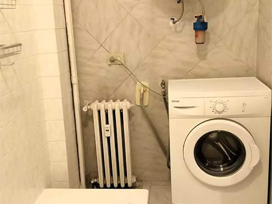 Immagine 11 di Bilocale in affitto  in via Leumann 21 a Rivoli