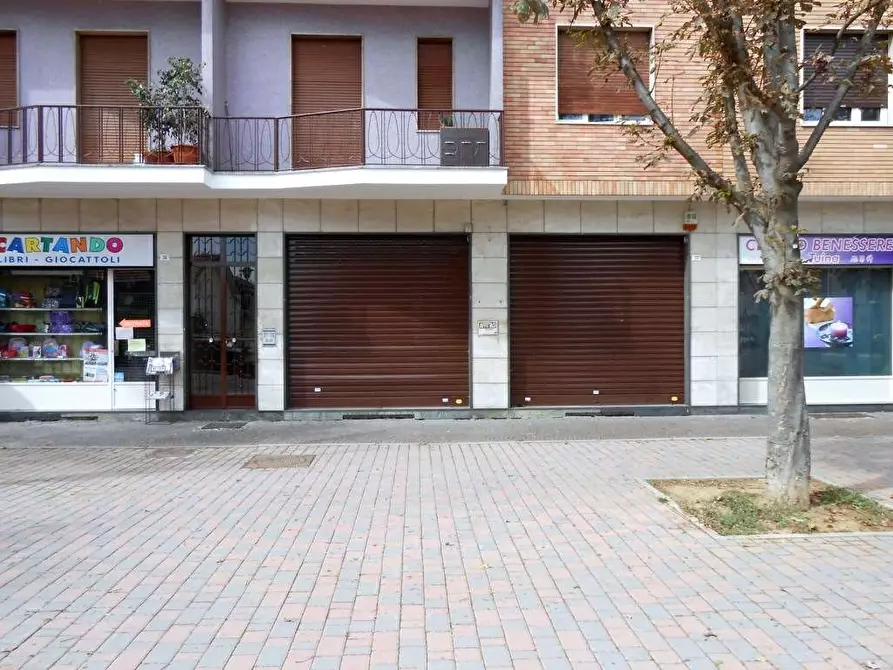 Immagine 3 di Negozio in vendita  in Viale Vittoria  36/a a Alpignano