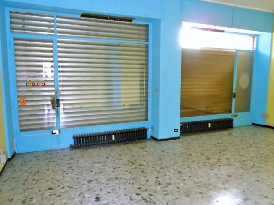 Immagine 9 di Negozio in vendita  in Viale Vittoria  36/a a Alpignano