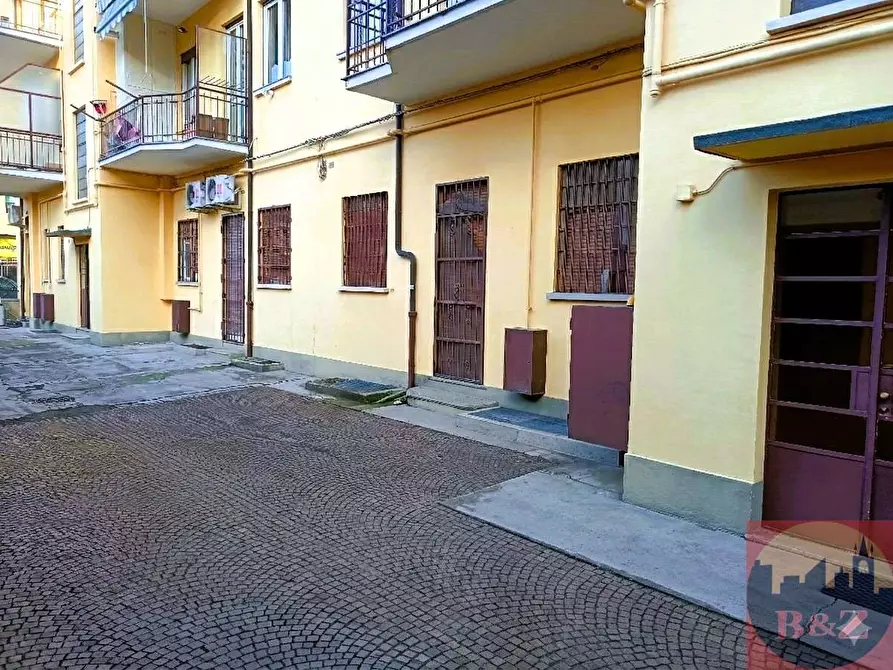 Immagine 31 di Negozio in vendita  in Viale Vittoria  36/a a Alpignano