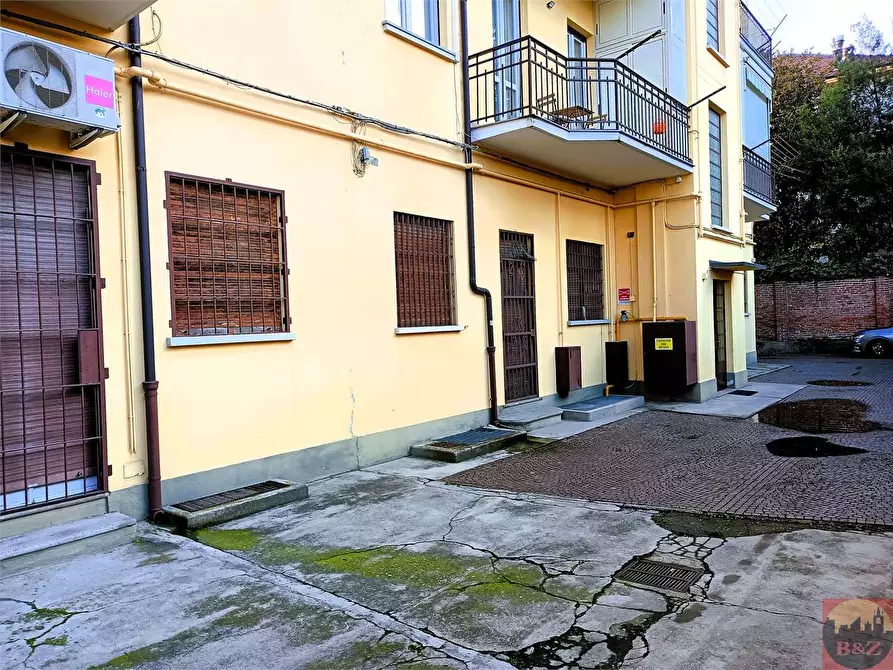 Immagine 30 di Negozio in vendita  in Viale Vittoria  36/a a Alpignano