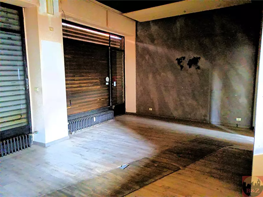 Immagine 5 di Negozio in vendita  in Viale Vittoria  36/a a Alpignano