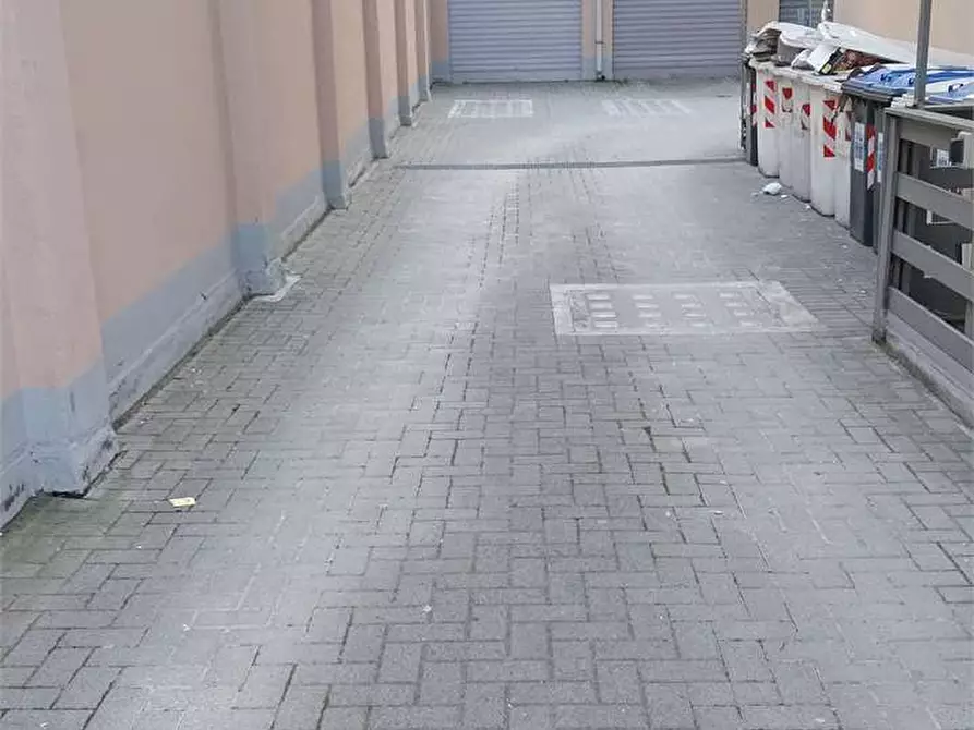 Immagine 6 di Garage in affitto  a Rivoli