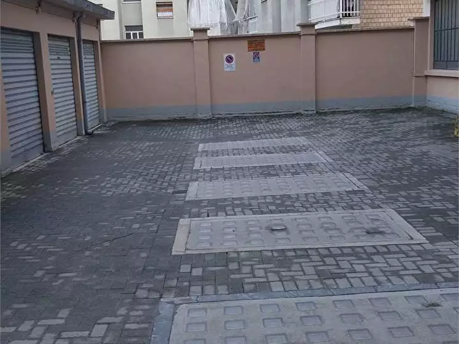 Immagine 1 di Garage in affitto  a Rivoli