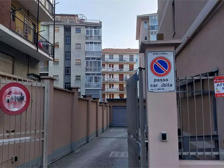 Immagine 5 di Garage in affitto  a Rivoli