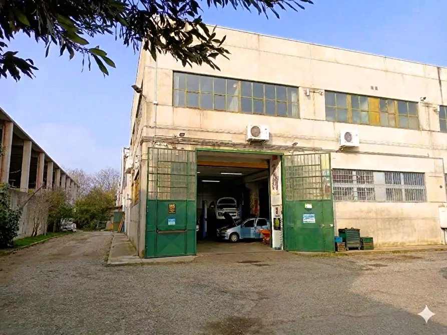 Immagine 1 di Laboratorio in affitto  in Via Collegno  45 bis a Pianezza