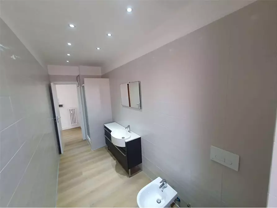 Immagine 9 di Trilocale in vendita  in Via Nizza 10 a Rivoli