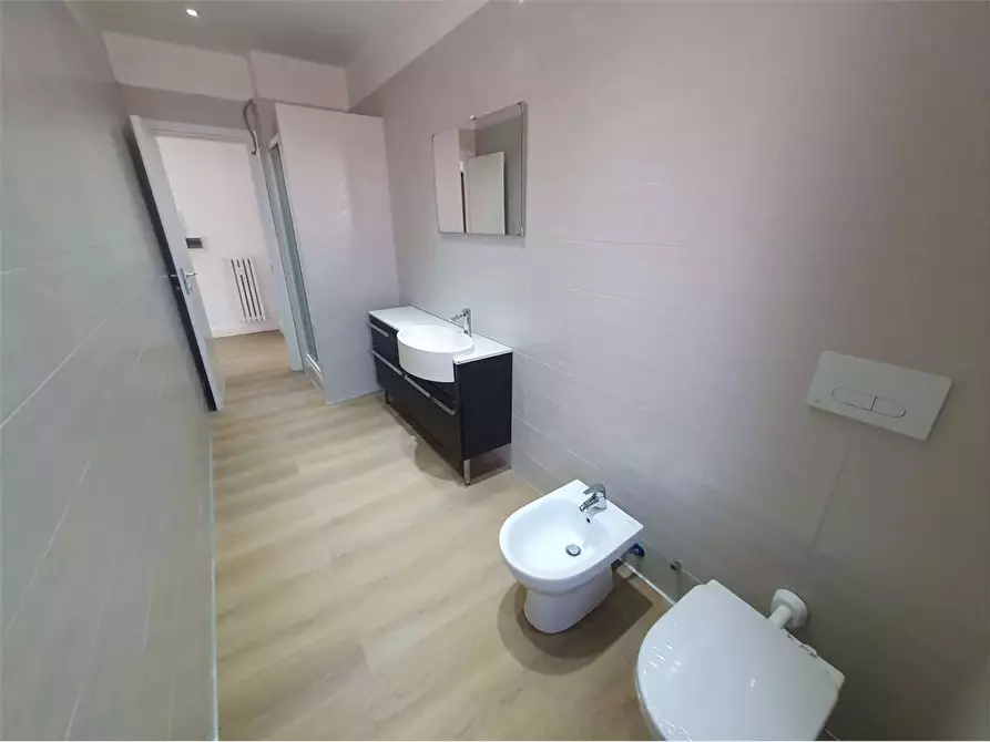 Immagine 10 di Trilocale in vendita  in Via Nizza 10 a Rivoli