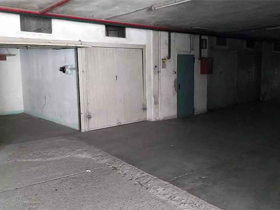 Immagine 1 di Posto auto in vendita  in Via Po 20 a Rivoli