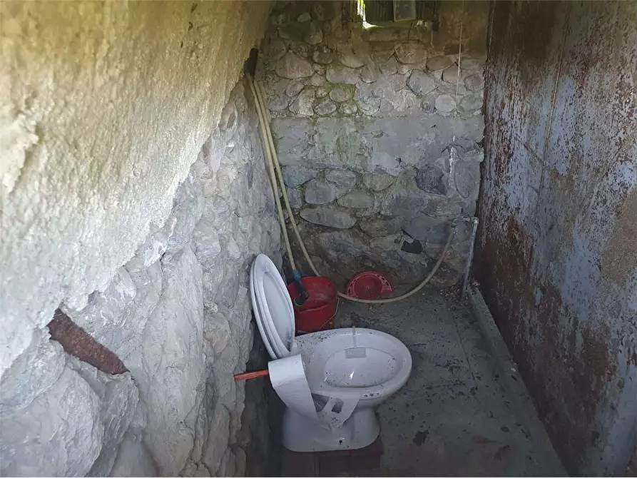 Immagine 5 di Rustico / casale in vendita  in Via della Giachera snc a Reano