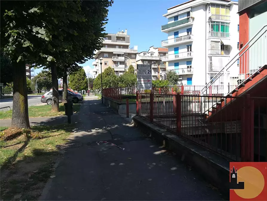 Immagine 17 di Negozio in vendita  in Viale Radich 21 a Grugliasco