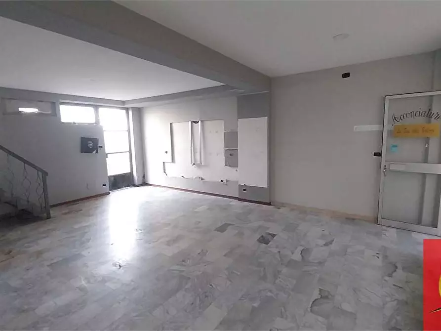 Immagine 7 di Negozio in vendita  in Viale Radich 21 a Grugliasco