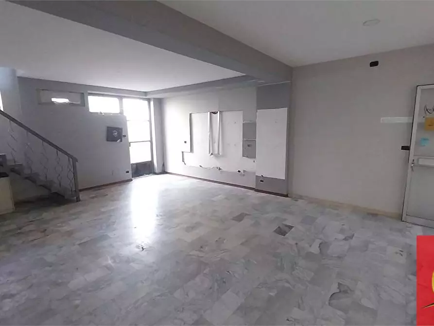 Immagine 4 di Negozio in vendita  in Viale Radich 21 a Grugliasco