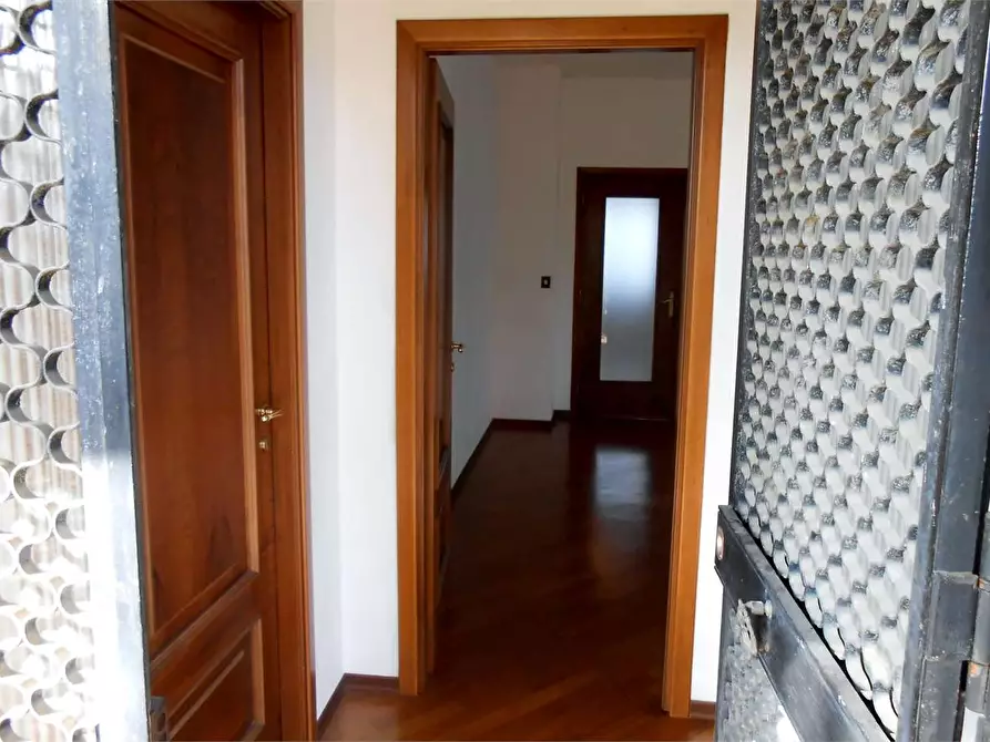 Immagine 27 di Quadrilocale in vendita  in Viale XXV aprile 10 a Rosta