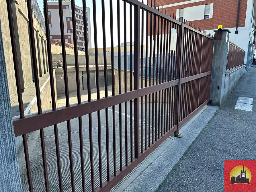 Immagine 8 di Garage in vendita  in Strada del Portone 21/A a Torino
