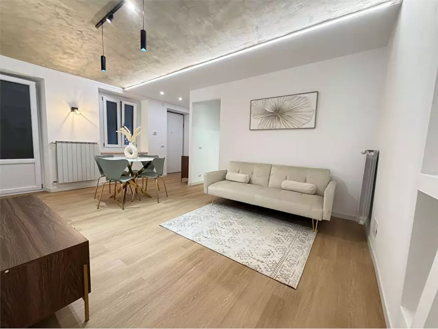 Immagine 6 di Appartamento in vendita  in Via Gioberti 68 a Torino