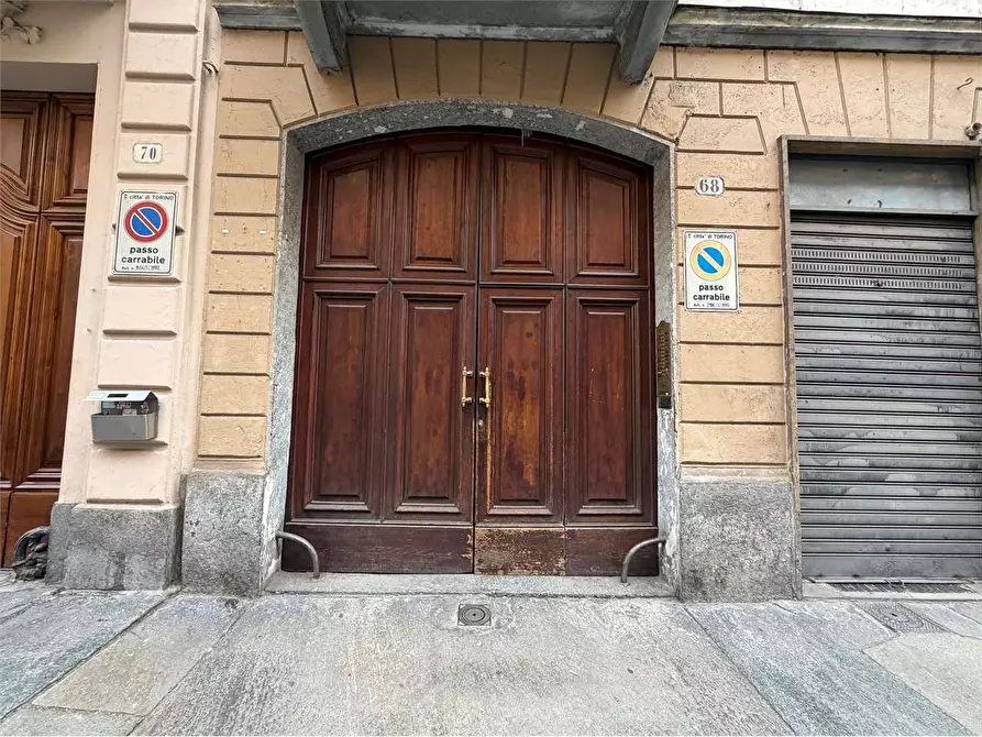 Immagine 17 di Appartamento in vendita  in Via Gioberti 68 a Torino