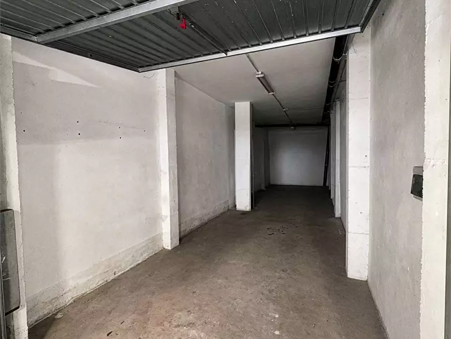 Immagine 10 di Garage in vendita  in Via Rombò 29 a Rivoli