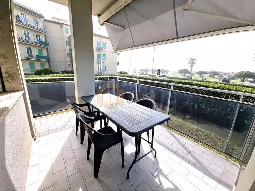 Immagine 16 di Quadrilocale in vendita  in Alfredo Belluomini 20 a Viareggio