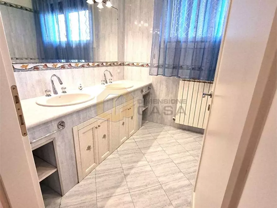 Immagine 22 di Quadrilocale in vendita  in Alfredo Belluomini 20 a Viareggio