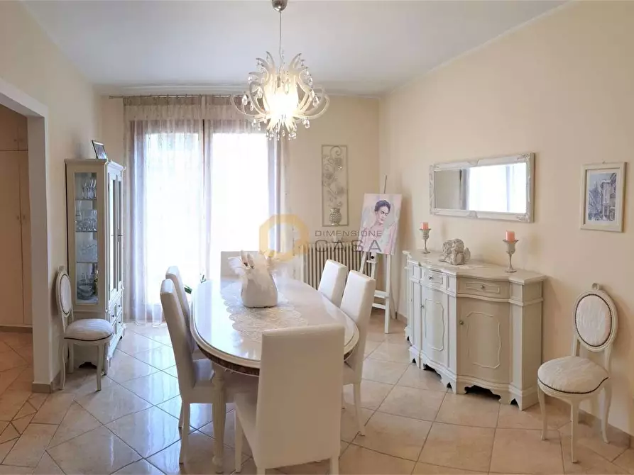 Immagine 11 di Villa in vendita  in G. Schicchi a Viareggio