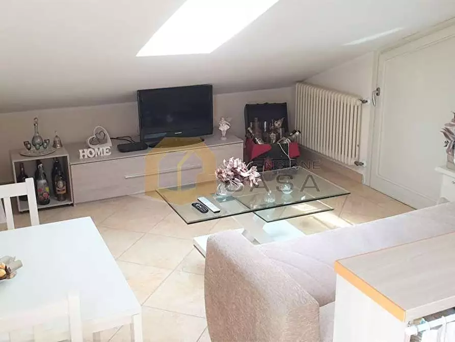 Immagine 19 di Villa in vendita  in G. Schicchi a Viareggio