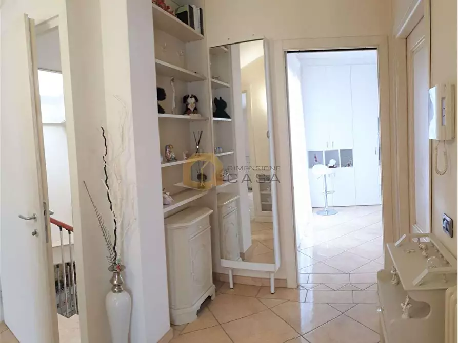 Immagine 27 di Villa in vendita  in G. Schicchi a Viareggio