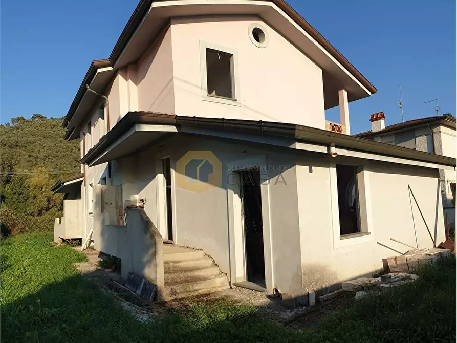 Immagine 2 di Porzione di casa in vendita  in SP1 4990 a Camaiore