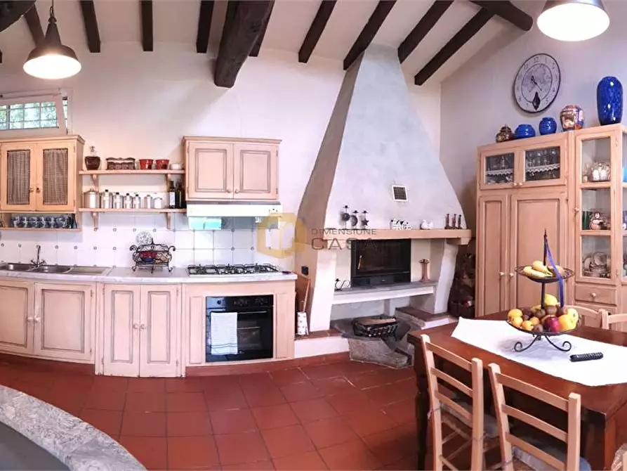 Immagine 11 di Villa in vendita  in pennelle 4 a Camaiore