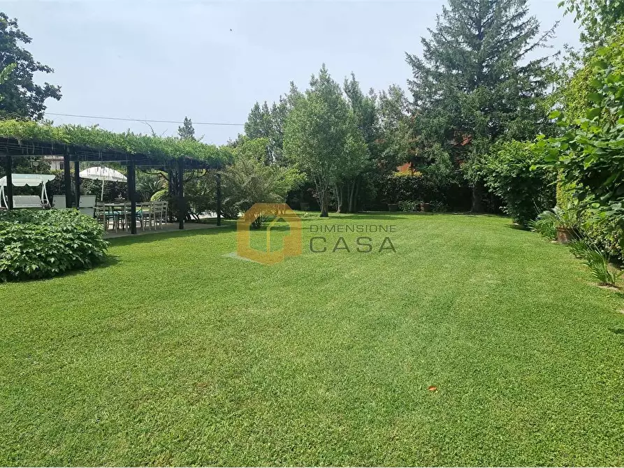 Immagine 22 di Villa in vendita  in pennelle 4 a Camaiore