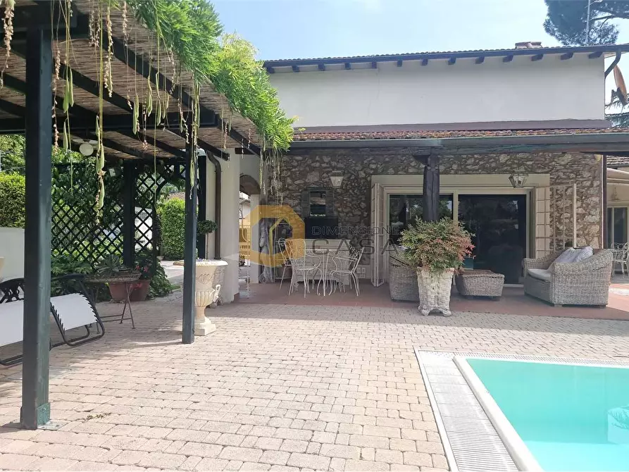 Immagine 29 di Villa in vendita  in pennelle 4 a Camaiore