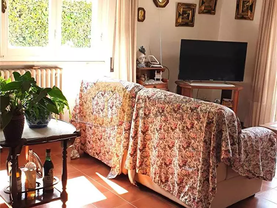 Immagine 3 di Villa in vendita  in Arginvecchio Nord 517 a Camaiore