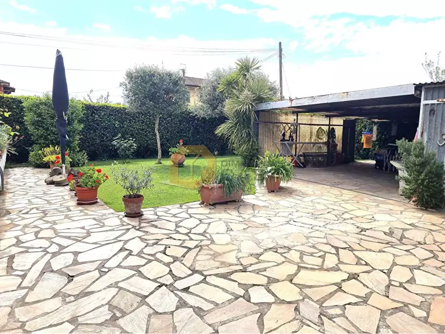 Immagine 59 di Villa in vendita  in Arginvecchio Nord 517 a Camaiore