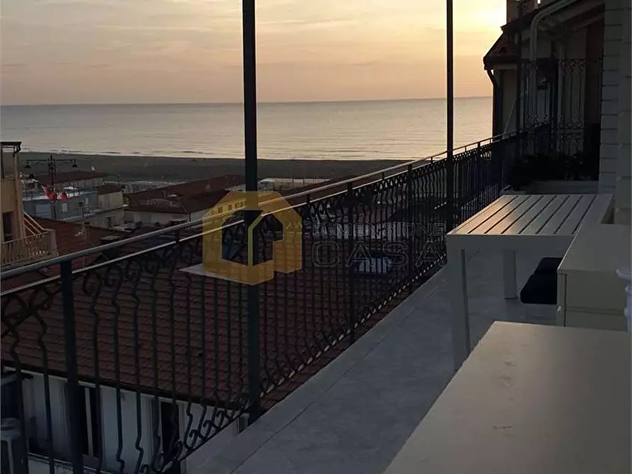 Immagine 23 di Attico in vendita  in Giosuè Carducci 68 a Viareggio