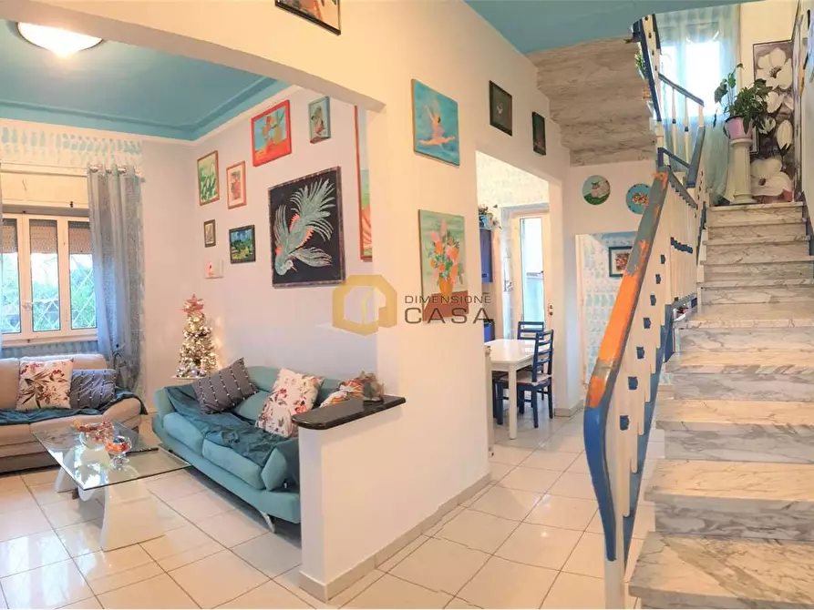 Immagine 1 di Villa in vendita  in Paolo Manfredi 17 a Camaiore