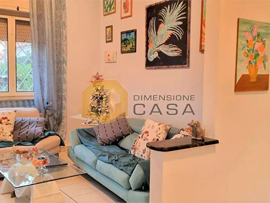 Immagine 4 di Villa in vendita  in Paolo Manfredi 17 a Camaiore