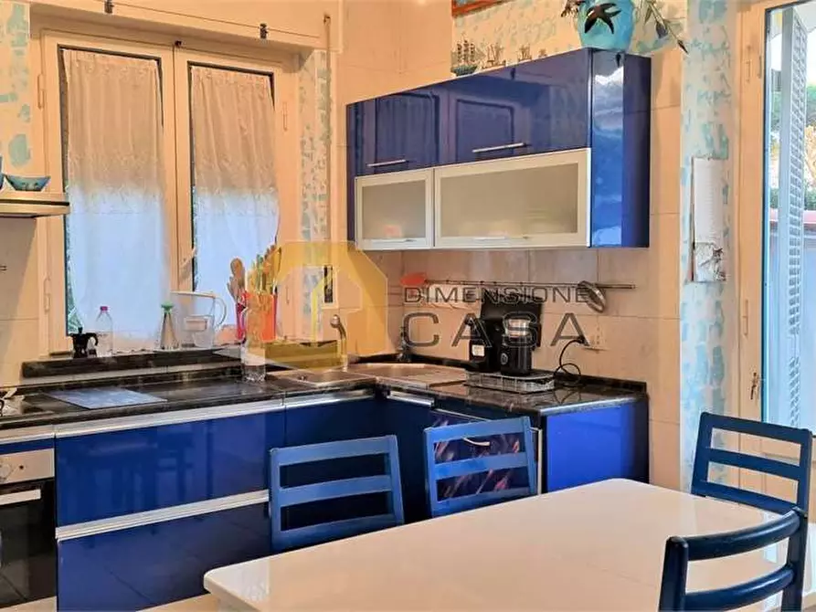 Immagine 8 di Villa in vendita  in Paolo Manfredi 17 a Camaiore