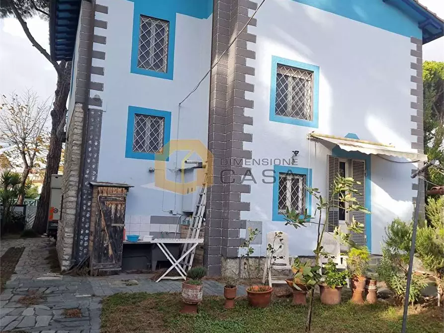 Immagine 33 di Villa in vendita  in Paolo Manfredi 17 a Camaiore