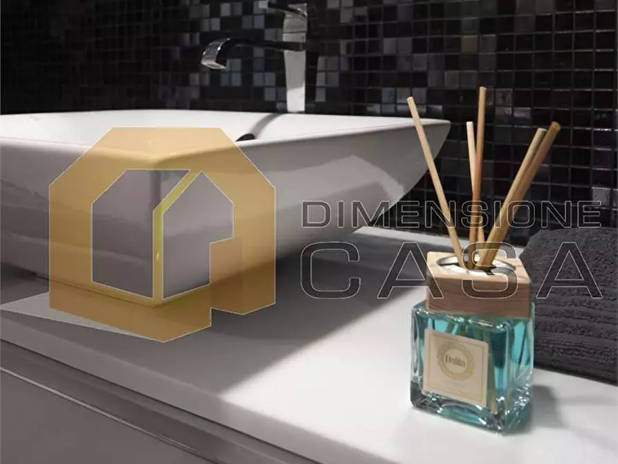 Immagine 43 di Maisonette in vendita  in Daniele Manin 4 a Viareggio