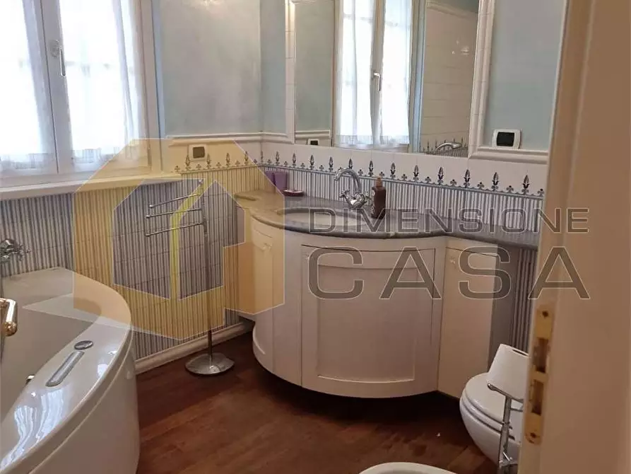 Immagine 17 di Trilocale in vendita  in Percy Bysshe Shelley a Viareggio