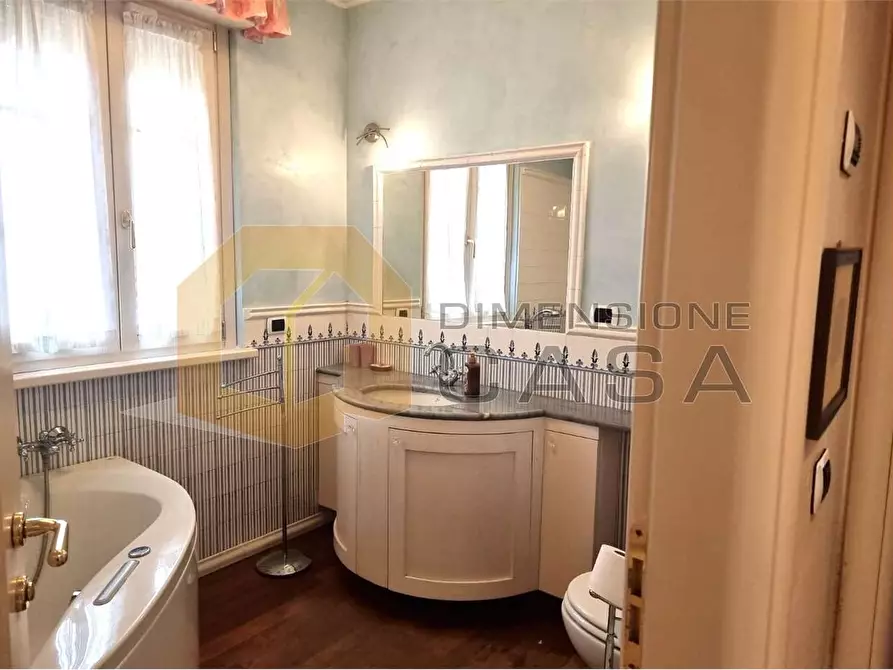 Immagine 18 di Trilocale in vendita  in Percy Bysshe Shelley a Viareggio